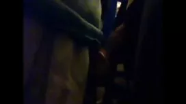 Muskelimies syö espa ...