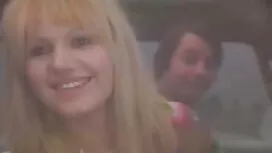 Laiha tyttö syö mieh ...
