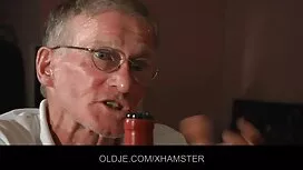 Vapautunut tyttö aik ...